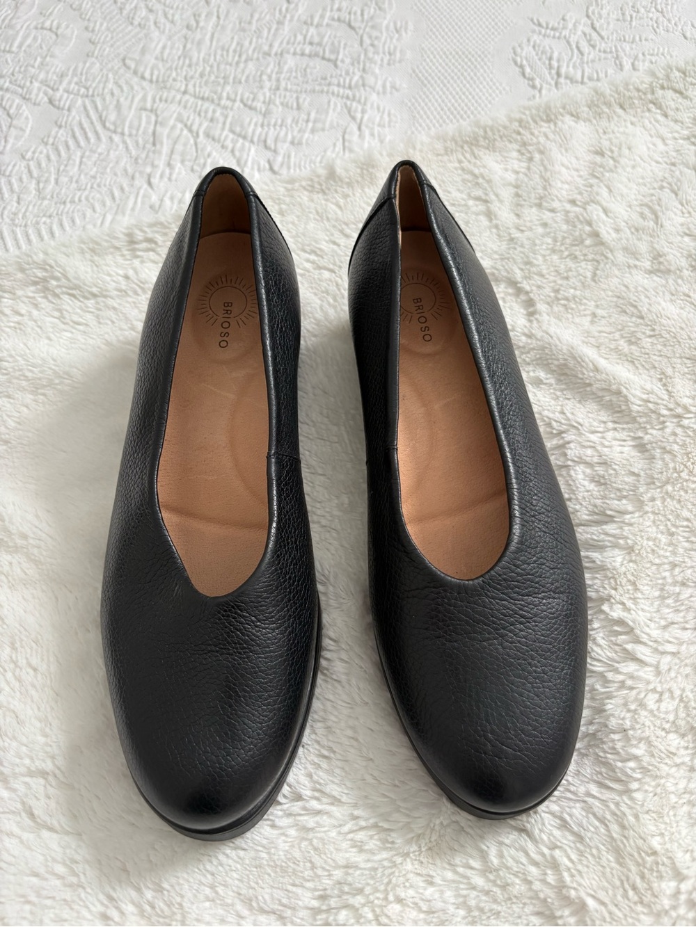Brioso Waverly slip on black pebbled leather sweetheart wedge career size 7